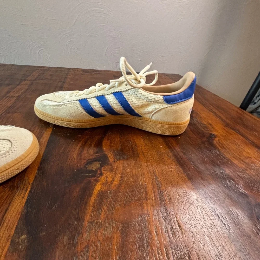 Adidas Handball Spezial Cream Blue Knit Suede Sneakers Mens 6 Womens 7.5 JS3865
